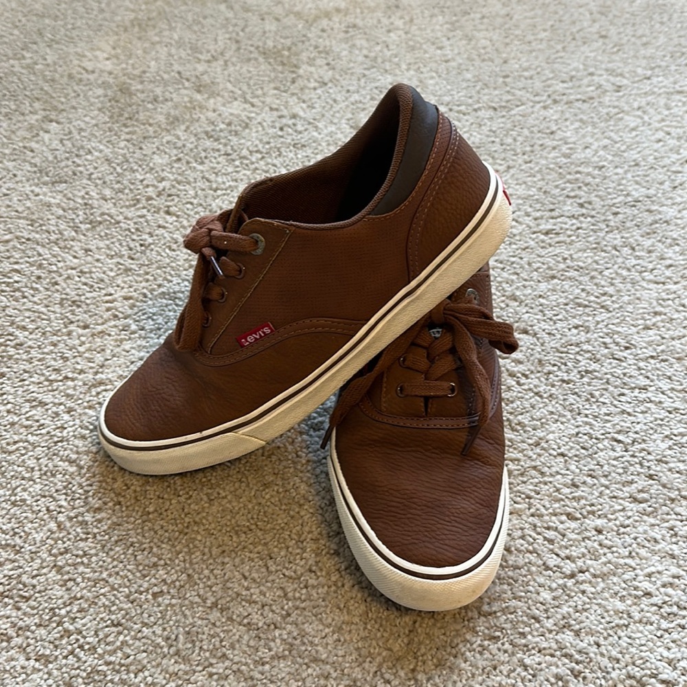 Levi’s size 8.5 men’s dress shoes